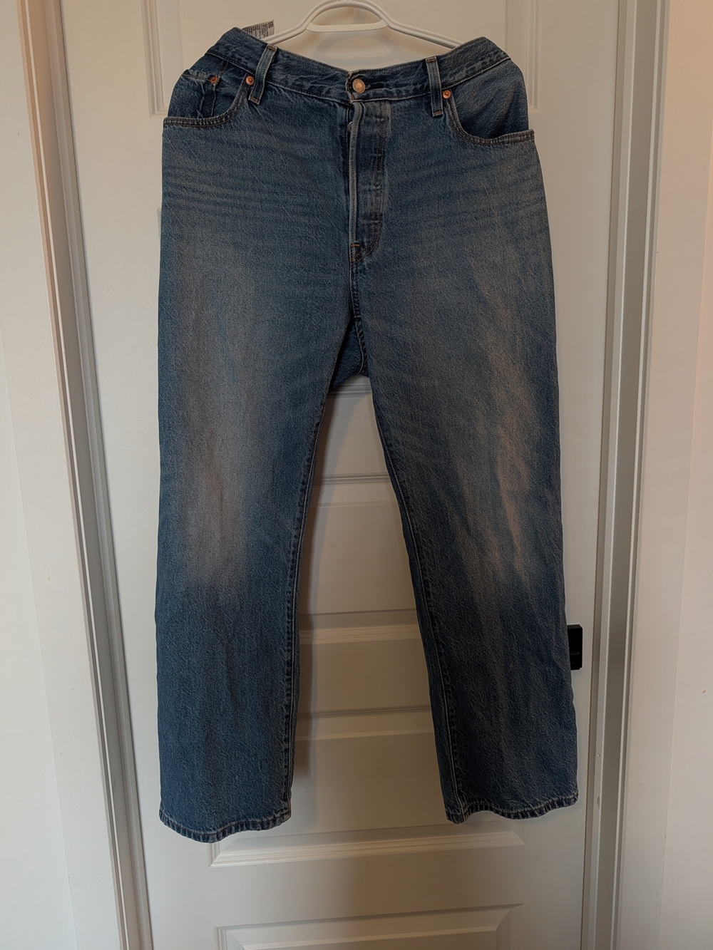 Women's Levis Jeans Size 33